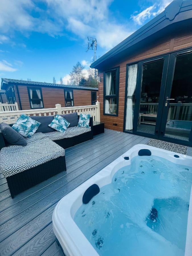 Buttermere Lodge With Hot Tub Barmby on the Moor Kültér fotó