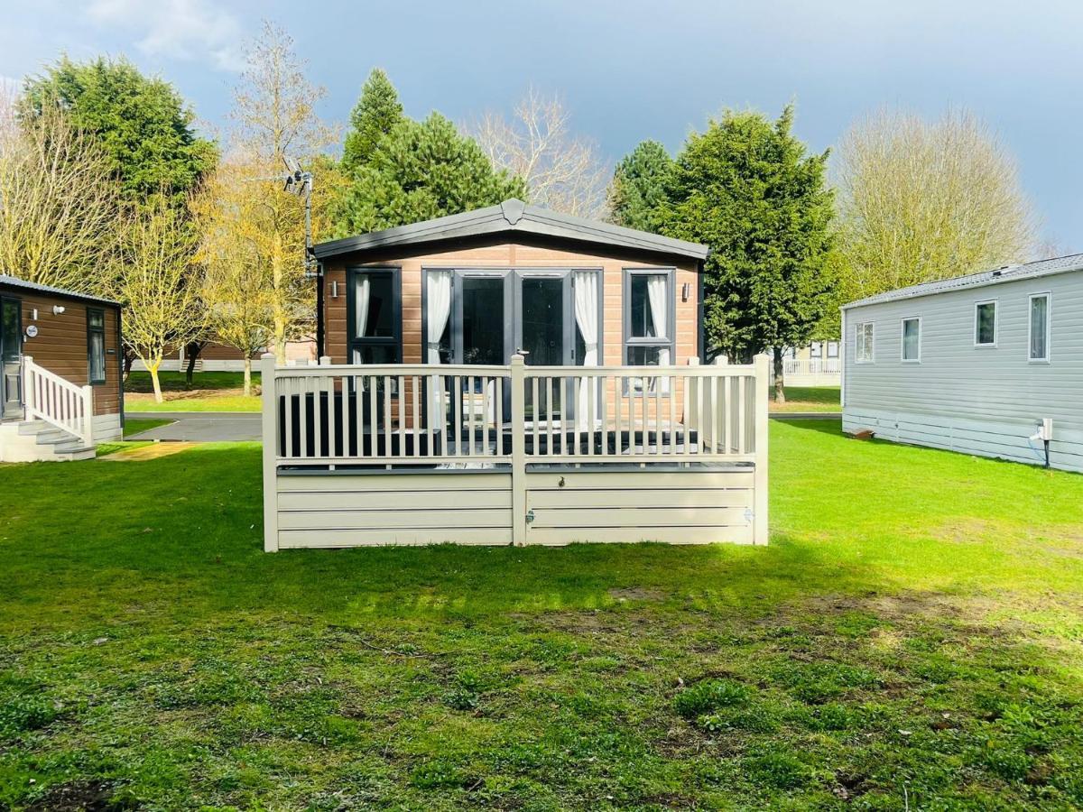 Buttermere Lodge With Hot Tub Barmby on the Moor Kültér fotó